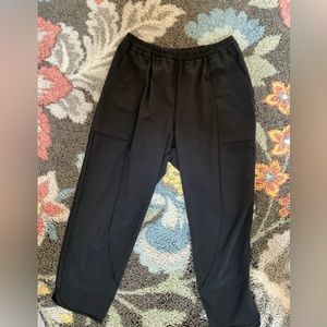 {Lululemon} Black lightweight studio crop pants, 8